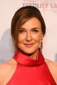 Brenda Strong (born March 25, 1960) is an American actress and yoga instructor, known for her role on Desperate Housewives.   Date d’anniversaire : 25/03/1960