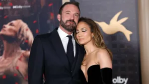 Le réalisateur Dave Meyers, à l’origine du nouveau film de Jennifer Lopez, « This Is Me… Now : A Love Story », diffusé sur Prime Video d’Amazon, a partagé des détails fascinants sur la production du film. Il a notamment […]