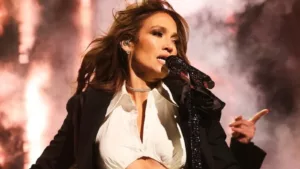 Jennifer Lopez a annulé sept concerts de sa prochaine tournée, « This is me… Now », sans explication après les échecs de l’album. Il s’agissait de sa première tournée nord-américaine en cinq ans. Les spectacles annulés se sont déroulés du 20 au […]