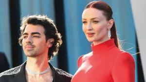 Sophie Turner a récemment abandonné son procès contre Joe Jonas, invoquant le « non-retour injustifié » de ses filles. La star de Game of Thrones et le chanteur ont conclu un accord de garde et il semble que leur différend juridique ait […]