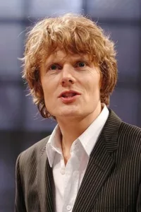 Julian Alistair Rhind-Tutt (born 20 July 1968) is an English actor. He is best known for his starring role as Dr « Mac » Macartney in the comedy television series Green Wing, the second series of which finished onChannel 4 in May […]