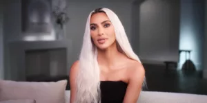 Kim Kardashian pourrait avoir trouvé un nouvel homme dans… l’ex de Khloe Kardashian ? Les rumeurs circulent selon lesquelles Kim Kardashian aurait été vue à Las Vegas en compagnie d’Odell Beckham Jr., l’ex de sa sœur Khloe Kardashian, lors du […]