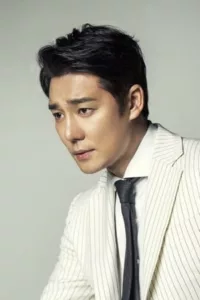 Lee Tae-gon (이태곤) is a South Korean actor.   Date d’anniversaire : 27/11/1977
