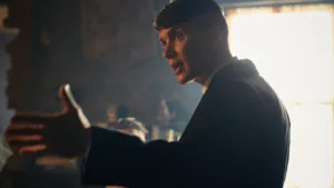 Titre : La remarquable ligne de Peaky Blinders que Cillian Murphy ne peut pas balayer Date de l’article : 19 janvier 2024 Dans le monde de « Peaky Blinders », la religion est une question compliquée. Malgré leur appartenance catholique, le gang […]