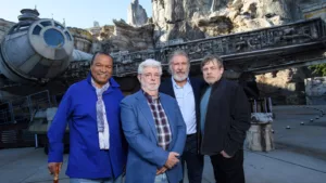 George Lucas s’est retrouvé à l’hôpital à cause de Star Wars, selon ses propres paroles dans la série documentaire 2022 « Light & Magic » diffusée sur Disney+. Lucas a raconté son stress et son hospitalisation pendant le tournage de Star Wars. […]