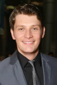 Brett Dier is a Canadian film and television actor, best known for playing series regular Michael Cordero Jr. on the comedy-drama series « Jane the Virgin ».   Date d’anniversaire : 14/02/1990