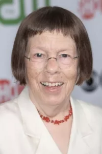​Linda Hunt (born April 2, 1945) is an American film, stage and television actress. She is perhaps best known for her Academy Award-winning role in 1982’s The Year of Living Dangerously. She is currently portraying the role of Henrietta « Hetty » […]