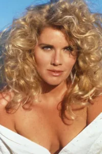 Lana Clarkson, née Lana Jean Clarkson le 5 avril 1962 à Long Beach en Californie et morte le 3 février 2003 à Alhambra en Californie, est une actrice américaine, spécialisée dans les films de série B, de science-fiction et films […]