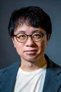 Makoto Shinkai est né en 1973 dans la préfecture de Nagano. À l’université, il se spécialise dans la littérature nippone. En 2000, alors qu’il travaille dans une entreprise développant des jeux vidéo, il présente un court-métrage de 5 min. Kanojo […]