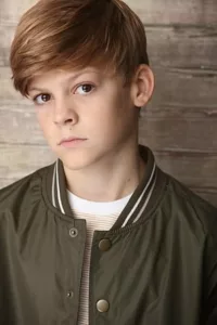 Paxton is best known for his role as Young Steven on the Netflix series The Haunting of Hill House.   Date d’anniversaire : 06/11/2001