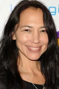 Irene Bedard is a Native American film and television actress, director and producer, best known for voicing the title character in the Pocahontas animation feature film franchise.   Date d’anniversaire : 22/07/1967