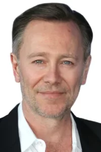 Peter Outerbridge (born June 30th, 1966) is a Canadian film and television actor.   Date d’anniversaire : 30/06/1966
