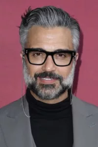 Jaime Camil is a Mexican stage, film and television actor, singer and director, best known for playing series regular Rogelio de la Vega on the comedy-drama series « Jane the Virgin ».   Date d’anniversaire : 22/07/1973