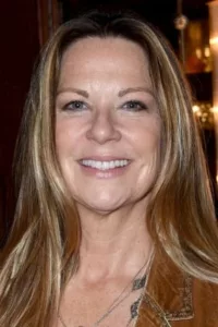From Wikipedia, the free encyclopedia. Maureen « Mo » Ann Collins (born July 7, 1965) is an American actress and comedian. Collins is perhaps best known for being a member of the ensemble on FOX’s sketch comedy series MADtv. She became well […]