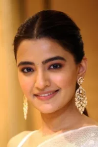 Rukshar Mir is an Indian actress and model. She started her career with modelling and made her acting debut with Om Prakash Rao’s Katte, a 2015 romantic drama.   Date d’anniversaire : 12/10/1993
