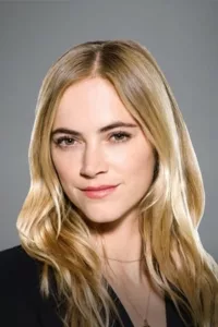 Emily Wickersham is an actress best known for role as NSA Analyst Eleanor « Ellie » Bishop on NCIS. Her character is a replacement for Israeli-born agent Ziva David, played by actress Cote de Pablo.   Date d’anniversaire : 26/04/1984