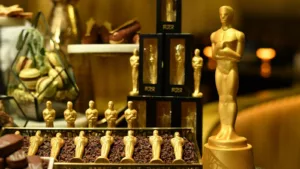 Les sacs-cadeaux des Oscars cette année permettront aux nominés d’être bien reposés, d’avoir une belle peau et d’être rassasiés. Pour la 22e année consécutive, Lash Fary, fondateur de la société de marketing Distinctive Assets basée à Los Angeles, a préparé […]