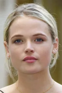 Gabriella Zanna Vanessa Anstruther-Gough-Calthorpe, better known by her stage name Gabriella Wilde or Gabriella Calthorpe, is an English model and actress best known for her roles in The Three Musketeers (2011) and Carrie (2013). Wilde was born in Basingstoke, Hampshire, […]