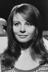 Sarah Miles (born 31 December 1941) is an English theatre and film actress. Description above from the Wikipedia article Sarah Miles, licensed under CC-BY-SA, full list of contributors on Wikipedia.   Date d’anniversaire : 31/12/1941
