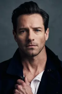 Ian Bohen was born on September 24, 1976. He is an actor and director.   Date d’anniversaire : 24/09/1976
