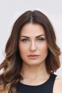 American actress and singer Scout Taylor-Compton began her acting career in 1998, with an appearance in the film A.W.O.L. with David Morse, and later in the short film Thursday Afternoon. She has appeared in numerous small television roles and in […]