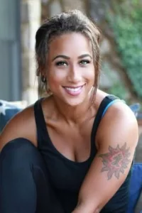 Nicole « Hoopz » Alexander is an American reality TV show contestant best known for winning the VH1 reality television shows Flavor of Love and I Love Money.   Date d’anniversaire : 12/07/1983