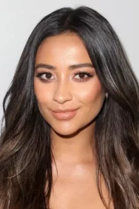 films et séries avec Shay Mitchell