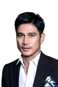 Piolo Jose Pascual (born January 12, 1977, Manila, Philippines) is a Filipino model, film and television actor, musician, and producer. Description above from the Wikipedia article Piolo Pascual, licensed under CC-BY-SA, full list of contributors on Wikipedia.   Date d’anniversaire […]