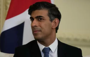 L’autorité de régulation de la radiodiffusion britannique, Ofcom, a lancé une enquête officielle sur une récente intervention de Rishi Sunak sur la chaîne GB News. En effet, le Premier ministre a fait une apparition sur l’émission « The People’s Forum » le […]