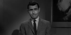 La célèbre série anthologique The Twilight Zone a été contrainte de retirer un bâtiment réel de New York de l’un de ses épisodes en raison de problèmes de sponsors. Cette censure a suscité des critiques de la part du créateur […]