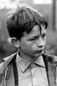 Born to a miner father and a seamstress mother in Barnsley, South Yorkshire in 1953, David Bradley is best known for playing Billy Casper in Ken Loach’s 1969 film, Kes. Prior to this starring role, Bradley had only ever acted […]