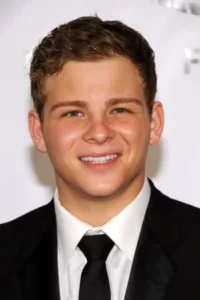 Jonathan Lipnicki (born October 22, 1990) is an American actor. He is best known for his roles in Jerry Maguire and Stuart Little.   Date d’anniversaire : 22/10/1990