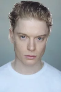 Frederick Samson Robert Morice « Freddie » Fox is an English actor with an early career highlight as singer Marilyn in a biopic about Boy George. Fox was born in Hammersmith, London, England. He is the son of actress Joanna David and […]