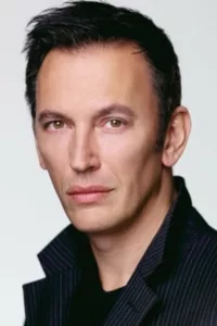 Steven Valentine (born October 26, 1966) is a Scottish actor and magician best known for his role on Crossing Jordan.   Date d’anniversaire : 26/10/1966