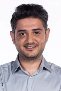 Cihan Ercan is an actor and production manager, known for Telling Tales (2015), Kara Bela (2015) and Leyla and Mecnun (2011).   Date d’anniversaire : 25/05/1984