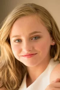 Madison Wolfe is an actress.   Date d’anniversaire : 16/10/2002