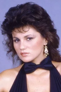 Serena Grandi, de son vrai nom Serena Faggioli, née le 23 mars 1958 à Bologne, est une actrice italienne. Elle débute dans le cinéma en 1980, parfois sous le pseudonyme de Vanessa Steiger. Grâce à ses formes généreuses (mensurations : […]