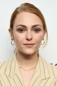 AnnaSophia Robb (born December 8, 1993) is an American actress, model, and singer. She began as a child actress on television, making her leading debut as the titular role in Samantha: An American Girl Holiday (2004). She made her feature […]