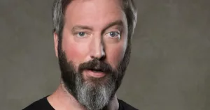 Qu’est-il arrivé à Tom Green ? Tom Green a été diagnostiqué avec un cancer des testicules au début des années 2000. Il a documenté son parcours dans une émission télévisée, transformant ainsi sa maladie en performance artistique. Tom Green est […]