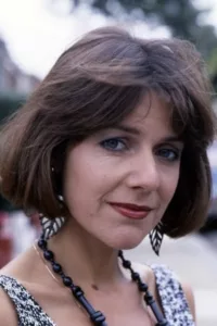 British actress famous for her sitcom roles including Bill Porter in the 90s sitcom 2point4 Children, Kate in Dear John and Liza in Second Thoughts.   Date d’anniversaire : 23/12/1953