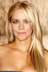 Jessica Barth is an actress and producer, known for Ted (2012), Ted 2 (2015) and Next (2007). She has been married to Danny Cusumano since 2015. They have one child. She was previously married to Brett Dicksa.   Date d’anniversaire […]