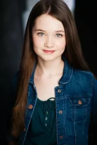 Alison Grace Thornton (born 14 August 1999) is a Canadian-American actress. She is best known for playing Zooey Hernandez Frumpkis in Girlfriends’ Guide to Divorce, and Lydia Spring in Dirk Gently’s Holistic Detective Agency.   Date d’anniversaire : 14/08/1999