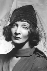 Estelle Winwood (born Estelle Ruth Goodwin, 24 January 1883 – 20 June 1984) was an English stage and film actress who moved to the United States in mid-career and became celebrated for her wit and longevity.   Date d’anniversaire : […]