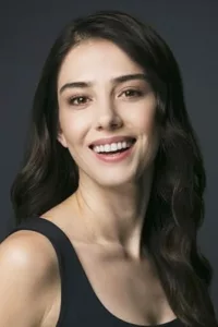 Özge Gürel was born on 5 February 1987 in Istanbul. She lived in Silivri, Turkey until she finished high school. Her father is of Circassian descent while her maternal family were Turkish immigrants from Thessaloniki.[2] He left International Trade department […]