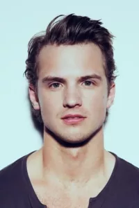 Frederic Wilhelm C.J. Sjöström (born January 8, 1987), known professionally as Freddie Stroma, is a British actor and model, known for his work in roles including Cormac McLaggen in the Harry Potter film series   Date d’anniversaire : 08/01/1987