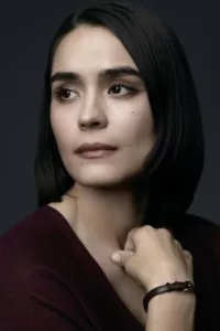 Shannon Sossamon (born October 3, 1978) is an American film and television actress, dancer, model, and musician, best known for starring in feature films such as « A Knight’s Tale » and « Wristcutters: A Love Story ».   Date d’anniversaire : 03/10/1978