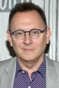Michael Emerson (born September 7, 1954) is an American actor best known for his role as Benjamin Linus on Lost as well as fictional serial killer William Hinks in The Practice.   Date d’anniversaire : 07/09/1954