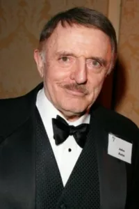 Dark haired, usually mustachioed US actor with a cheeky grin who achieved pop culture status through his portrayal of the kooky patriarch « Gomez Addams » in the hit TV series The Addams Family (1964). John Astin standing at a height of […]