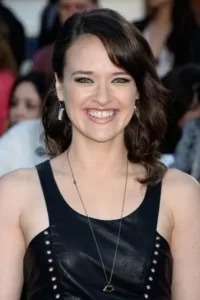 Brina Michelle Palencia is an American actress, voice actress, ADR director, and singer primarily known for her work for Funimation/OkraTron 5000. She has provided numerous voices for Japanese anime series, and video games.   Date d’anniversaire : 13/02/1984