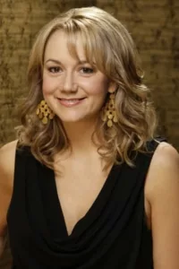 Megyn Price (born March 24, 1971) is an American actress. She is best known for Grounded for Life and Rules of Engagement.   Date d’anniversaire : 24/03/1971